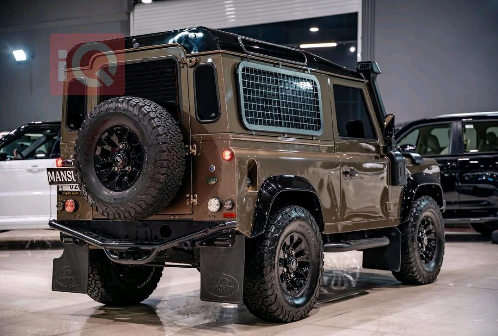 Land Rover Defender